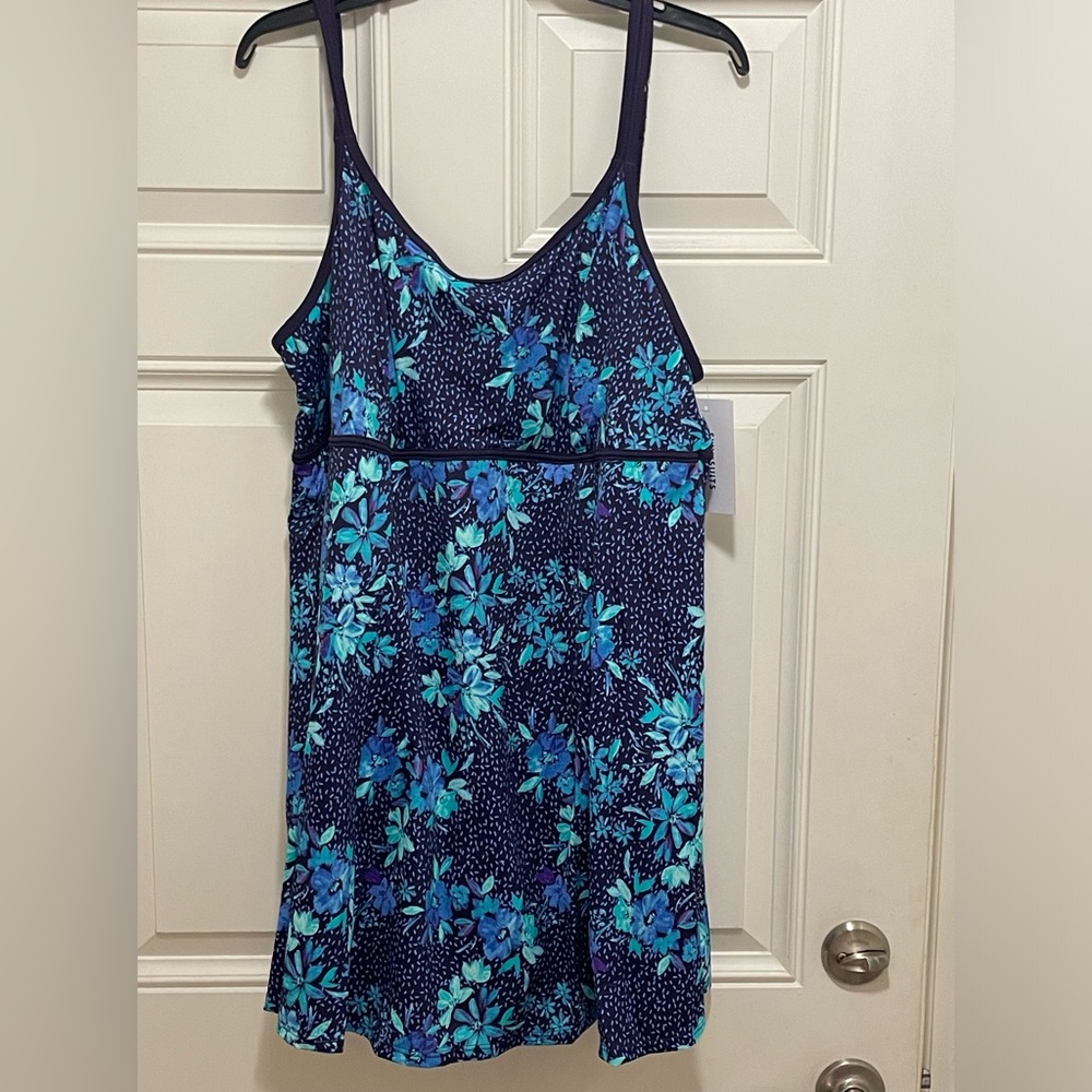 New size 22 colorful swimsuit from laneBryant. Tags attached with hygiene strip.